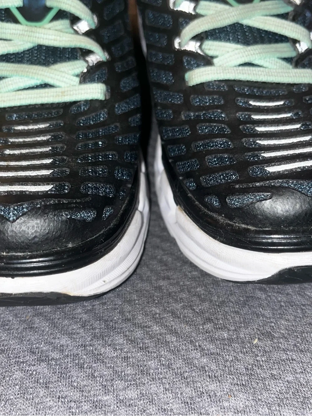 EUC women’s Hoka One One Vanquish 3 running shoes. Size 8